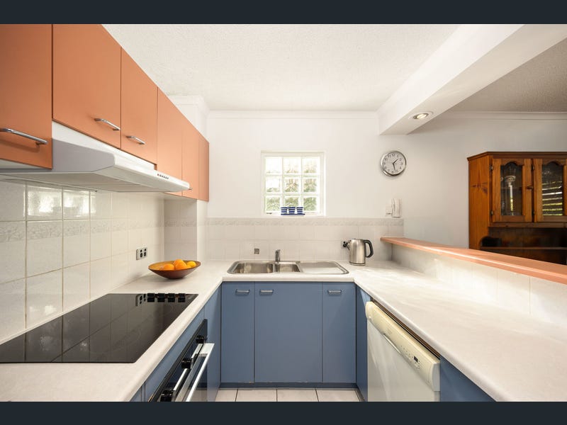 4/44 York Street, Indooroopilly