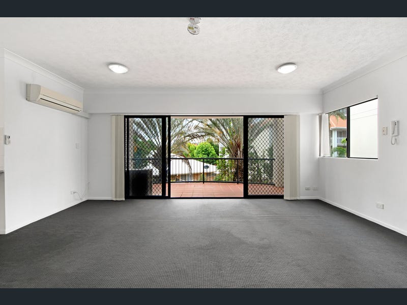 17/7-13 Barranbali Street, Chevron Island