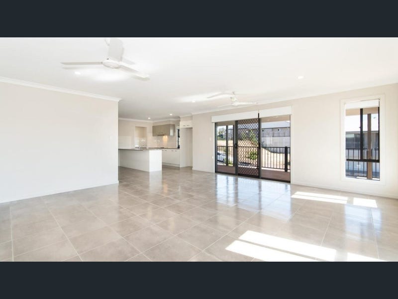 8 Barber Street, Springfield Lakes
