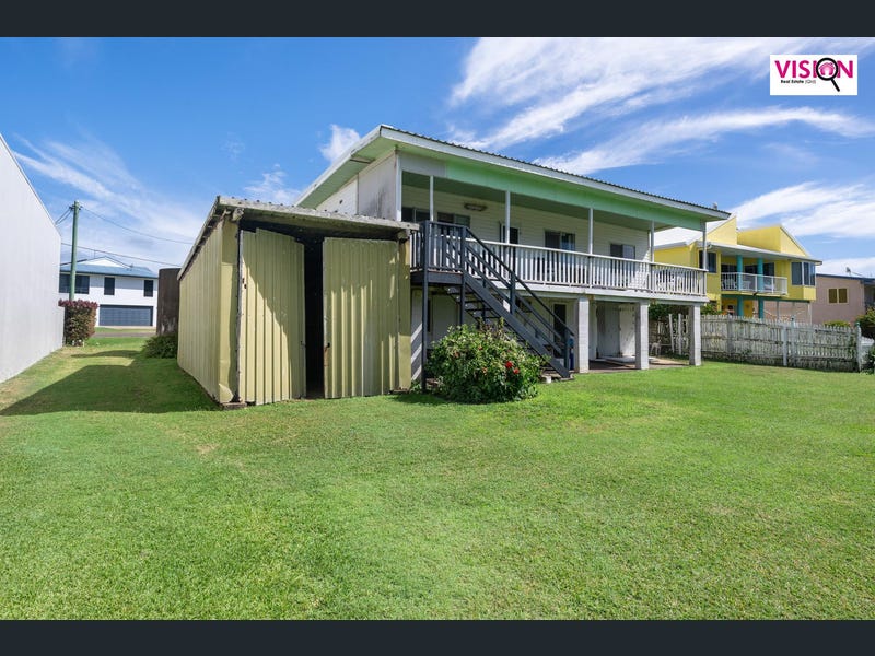 4 Owen Jenkins Drive, Sarina Beach