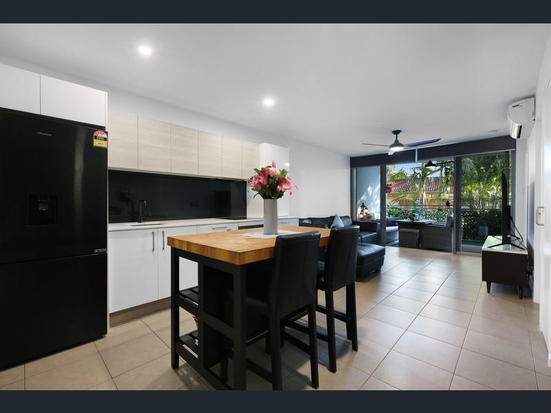 1122/6-8 Waterford Court, Bundall