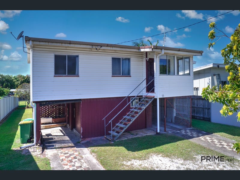 11 Blaxland Street, Golden Beach