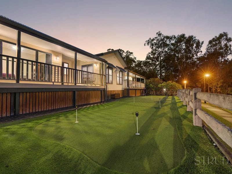 18 Ambrose Drive, Augustine Heights