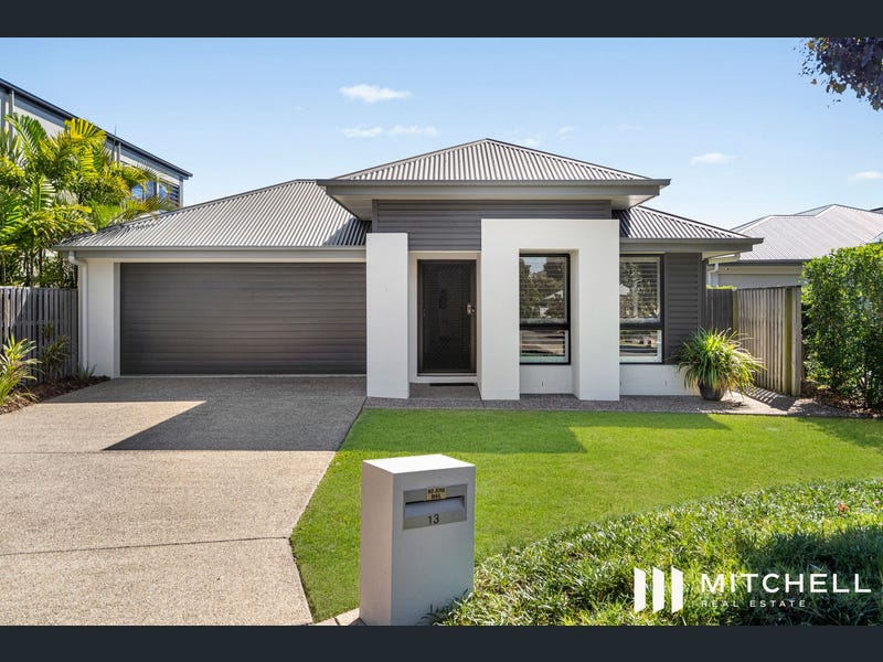 13 Keelson Crescent, Hope Island