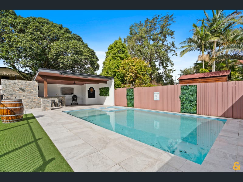 12 Chandos Street, Wynnum West