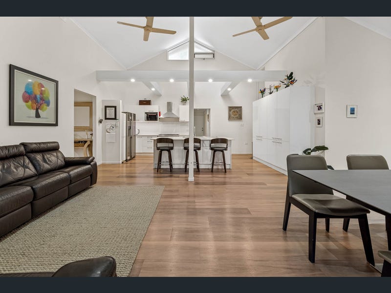15 Vores Road, Whiteside