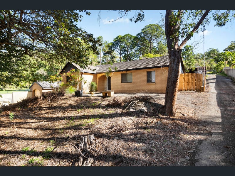 113-115 Glade Drive, Gaven