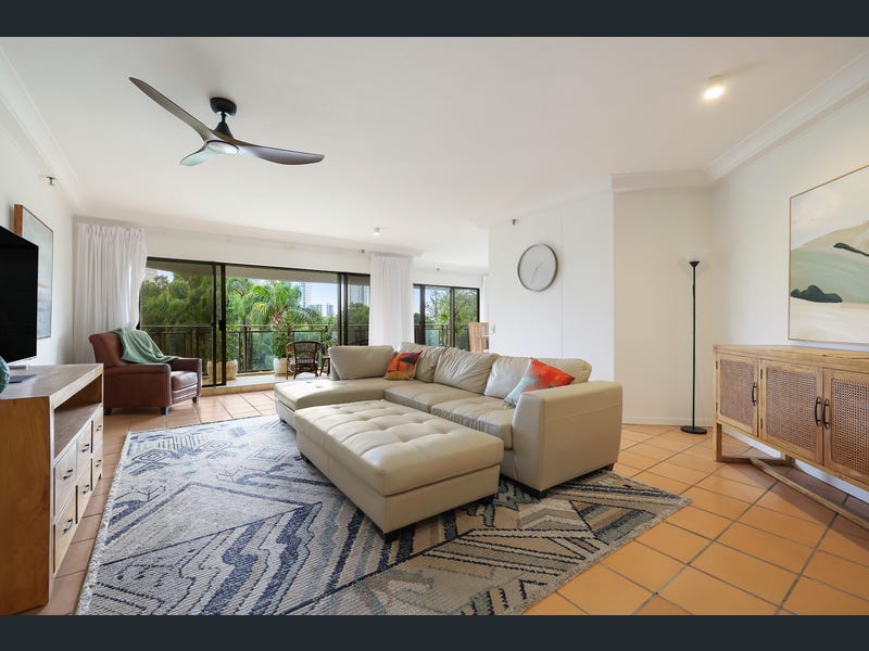 9/8 Admiralty Drive, Paradise Waters