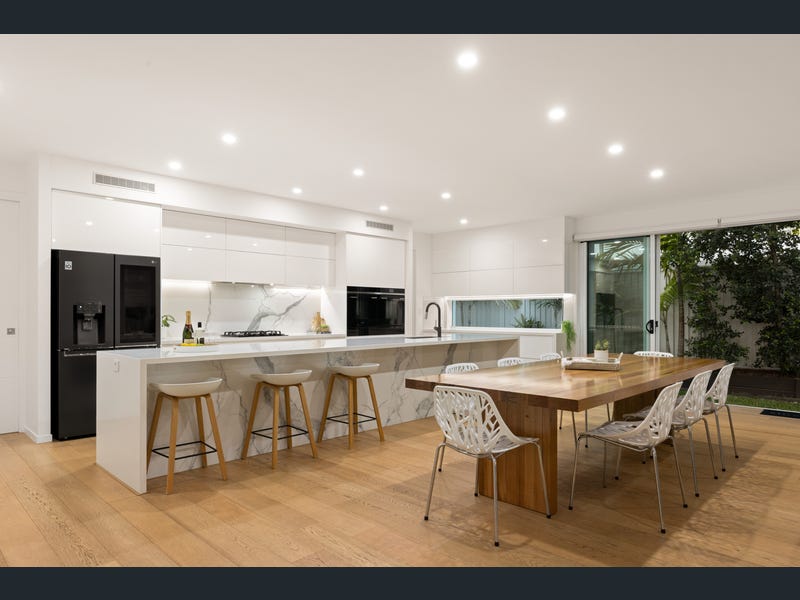 32 Tombarra Street, Mooloolaba