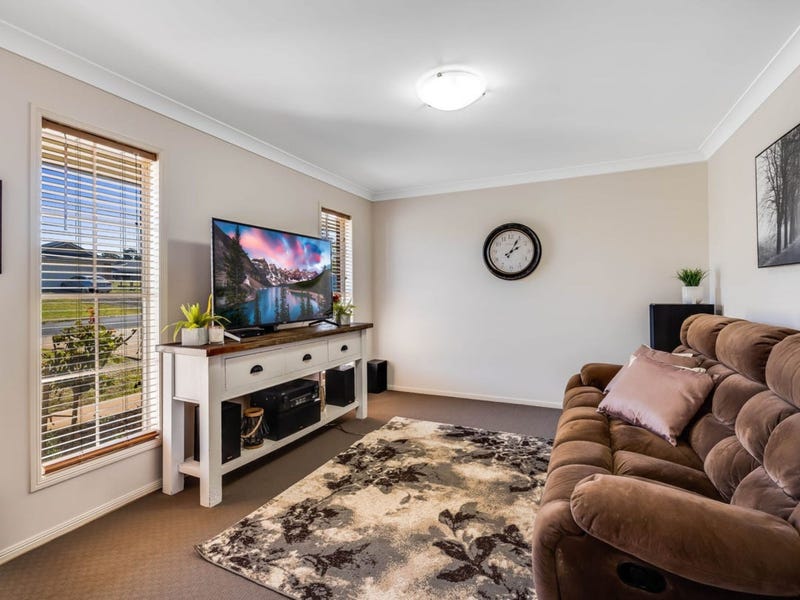 15 Northerly Drive, Hodgson Vale