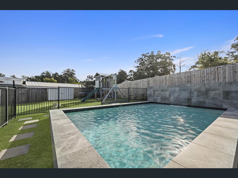 9 Eumeralla Crescent, Landsborough