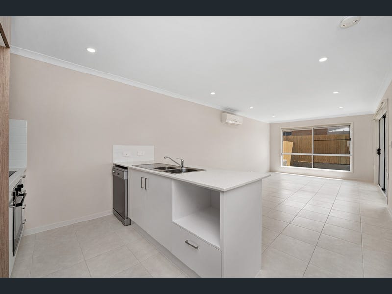2/16 Shelby Street, Glenvale