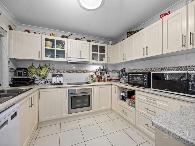 26 Earls Court, Heritage Park