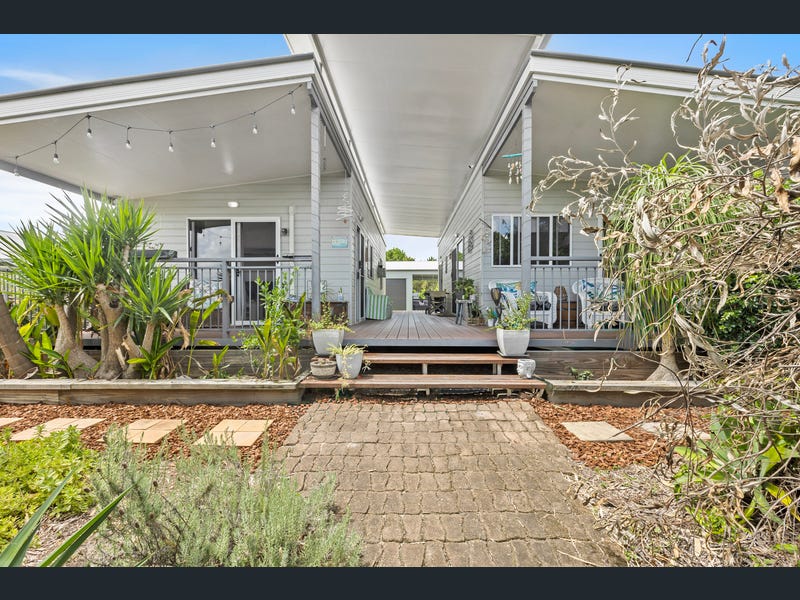 9 Boambilee Circuit, Cooloola Cove