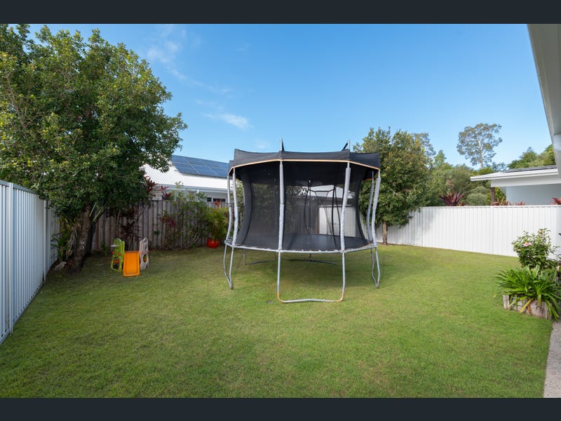 4 Warrego Drive, Pelican Waters