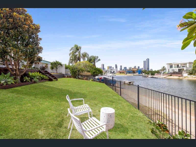 25 Beverley Crescent, Broadbeach Waters