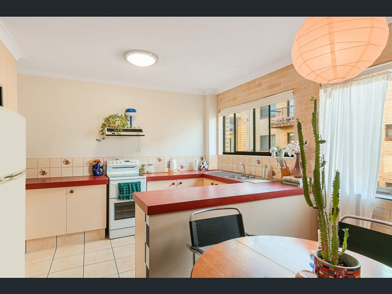 5/74 Coolangatta Road