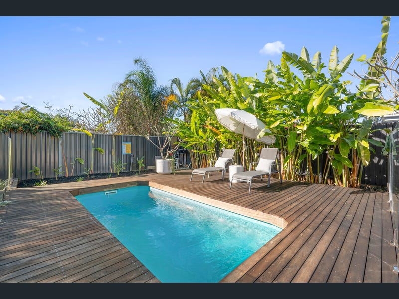 7 Tarni Street, Coombabah