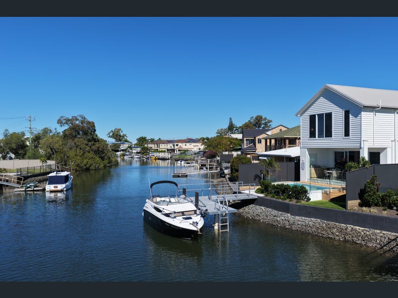1/13 Perry Place, Biggera Waters