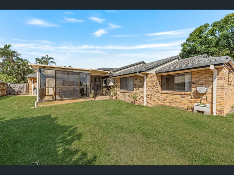 7 Tomkins Road, Riverhills