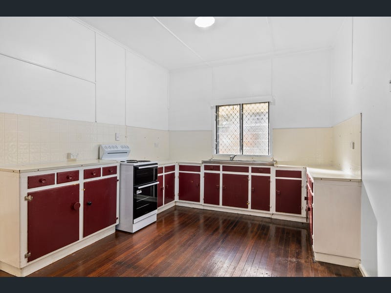 12 East Street, Mount Morgan