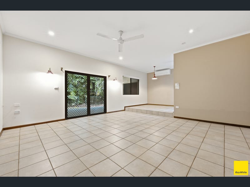 77 Cassowary Street, Freshwater