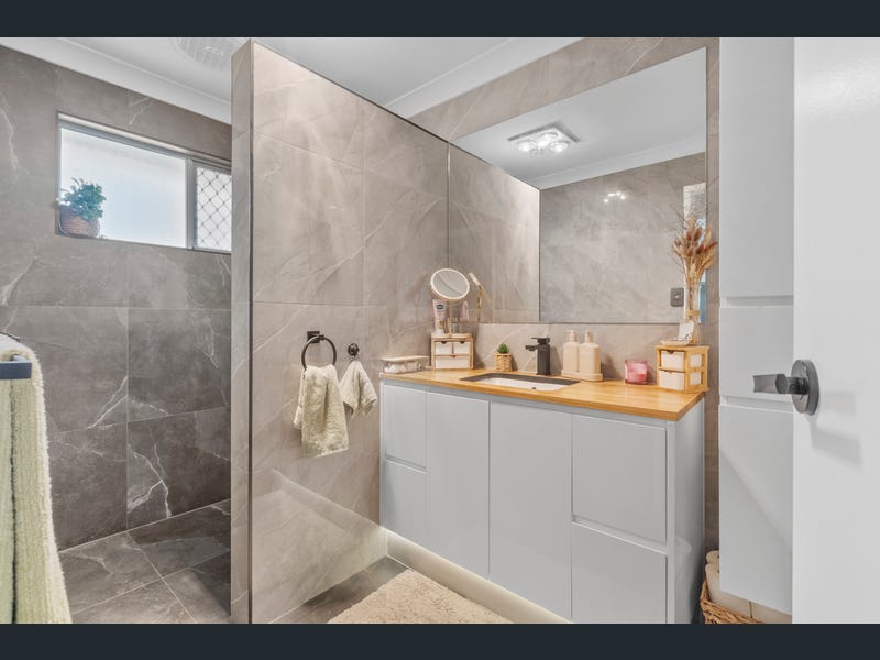 15 Fairway Drive, Hatton Vale