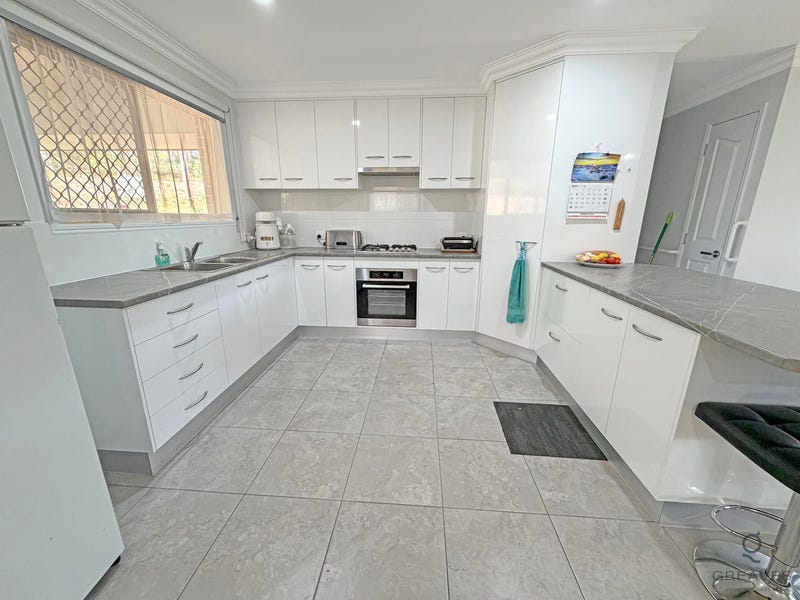 24 Commodore Drive, South Bingera