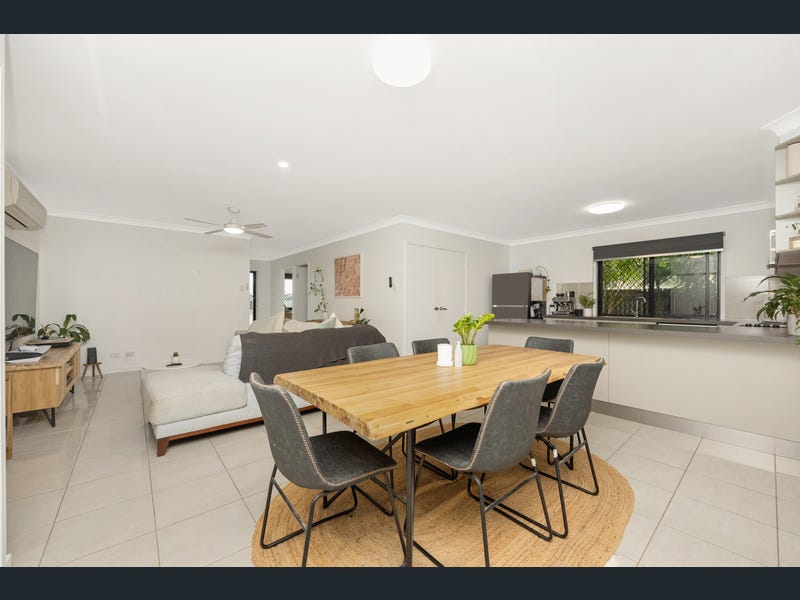 24 Brush Cherry Street, Mount Low