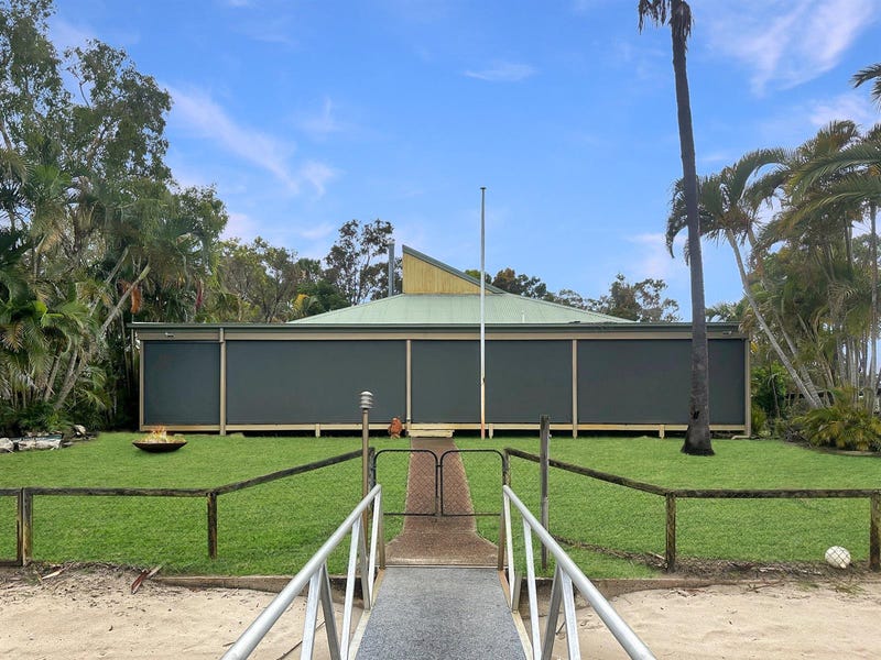 14 Livistona Court, South Stradbroke
