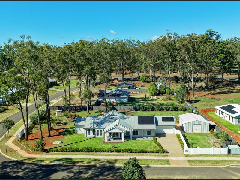 6 Canterbury Place, Hampton