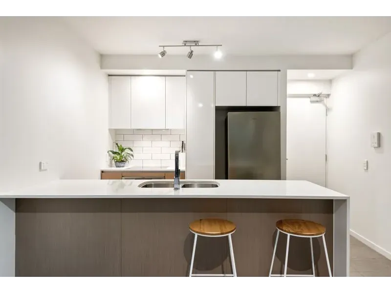 4/10 Ruby Road, Mitchelton