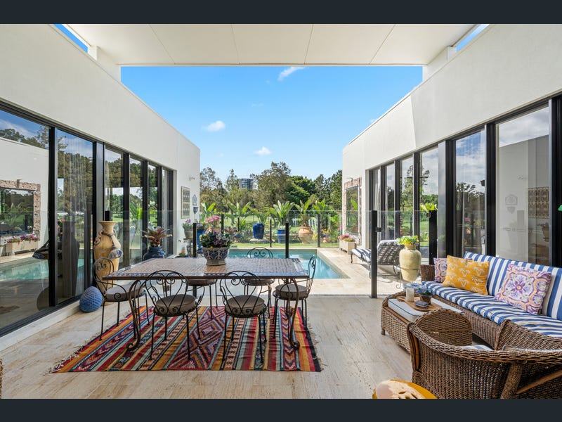 2 The Boulevarde, Benowa