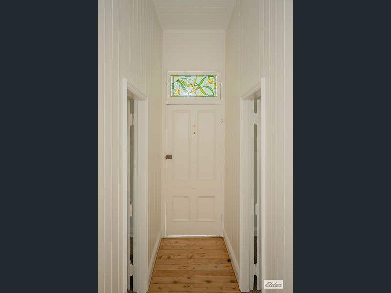 28 Feather Street, Roma
