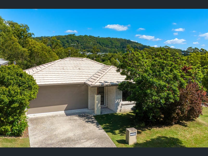24 Dumaresq Court, Pacific Pines