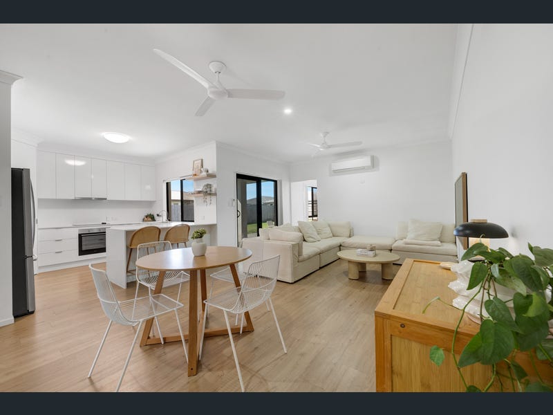 11 Kingslea Court, Ooralea