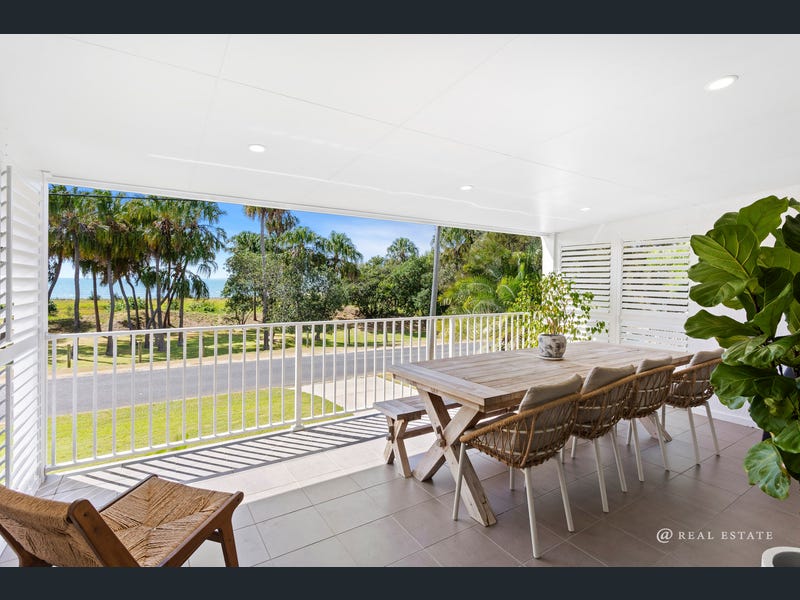 6 Coolwaters Esplanade, Kinka Beach