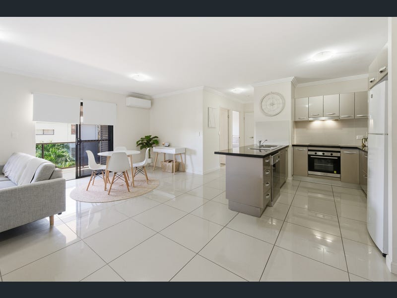 7/319 Angus Smith Drive, Douglas