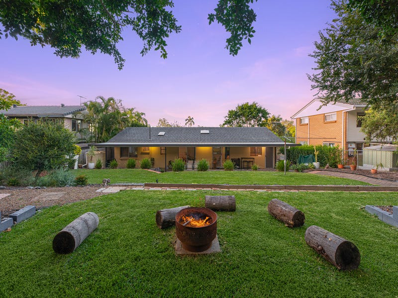 32 Pack Street, Jamboree Heights