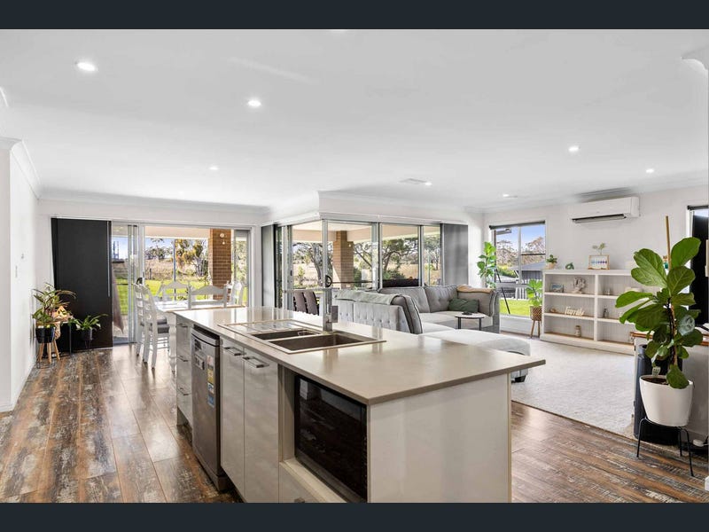 9 Frontier Court, Gowrie Junction