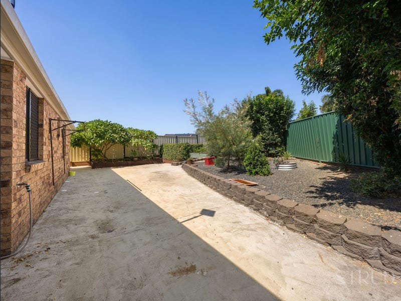 2/21 Ashvale Street, Flinders View
