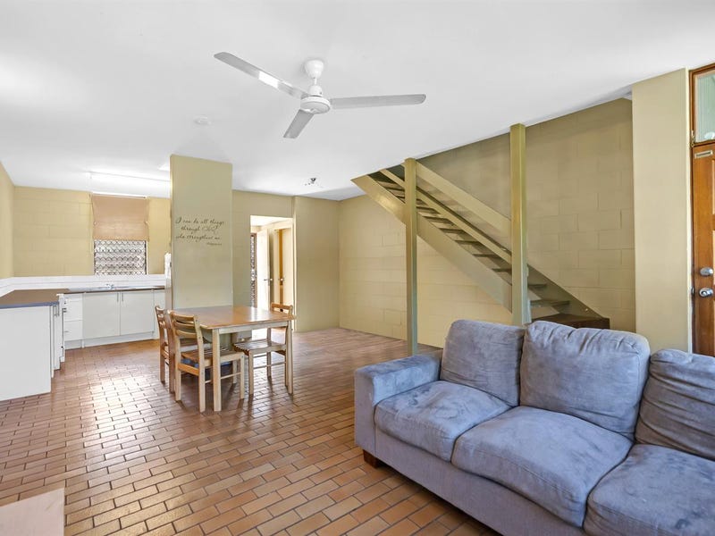 2/1 Pioneer Street, Manoora