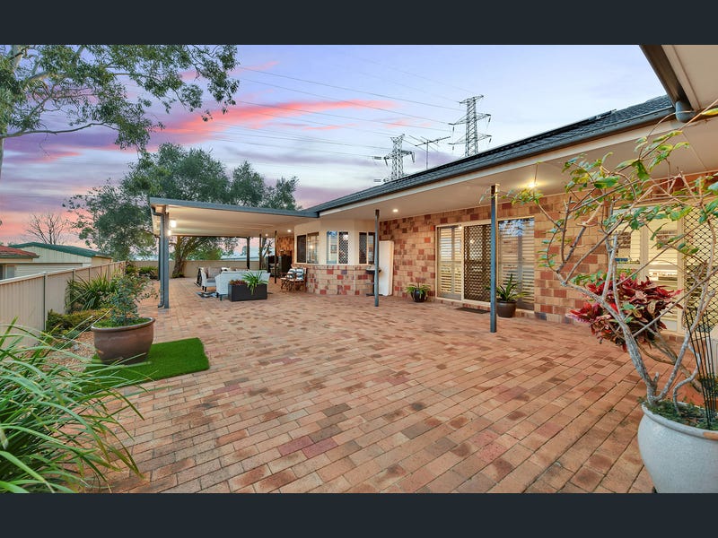 12 Leopard Tree Crescent, Sinnamon Park