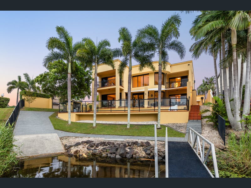 34  Clear Water Bay Avenue, Clear Island Waters