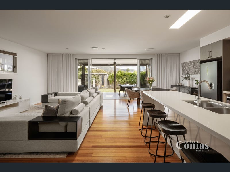 10 Helles Road, Enoggera