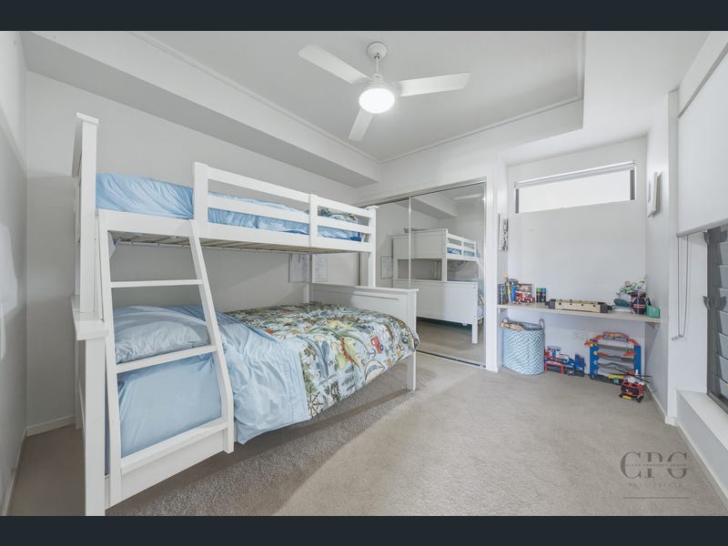 1203/16 Surbiton Court, Carindale