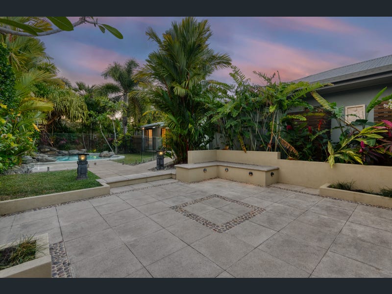18 Yiki Street, Port Douglas