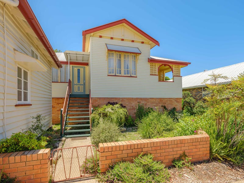 16 ELIZABETH STREET, Kenilworth