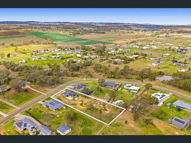 14 Farmer Drive, Meringandan West