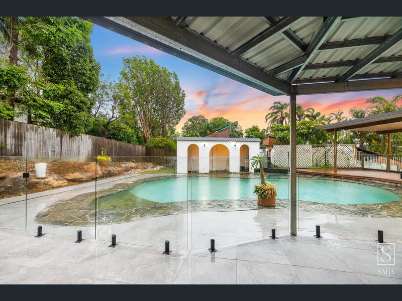 8 Hume Court, Mount Ommaney